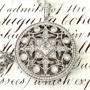 Stunning SW 925 CZ Circle Pendant & Chain